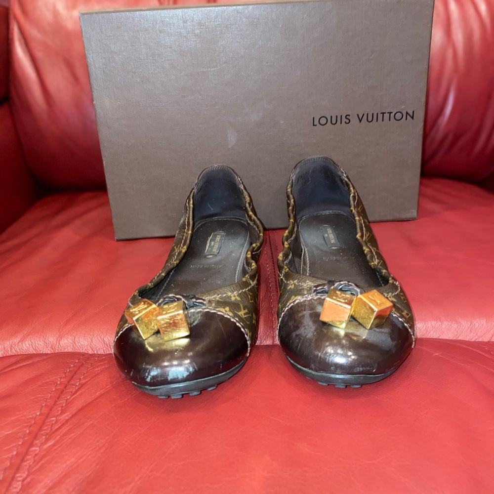 Louis Vuitton ballet flats size 37 1/2